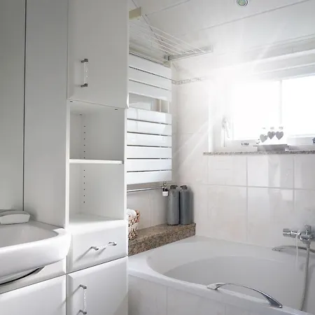 Gezellige Vakantiebungalow Type 'veluwse Boerderij' * פוטן